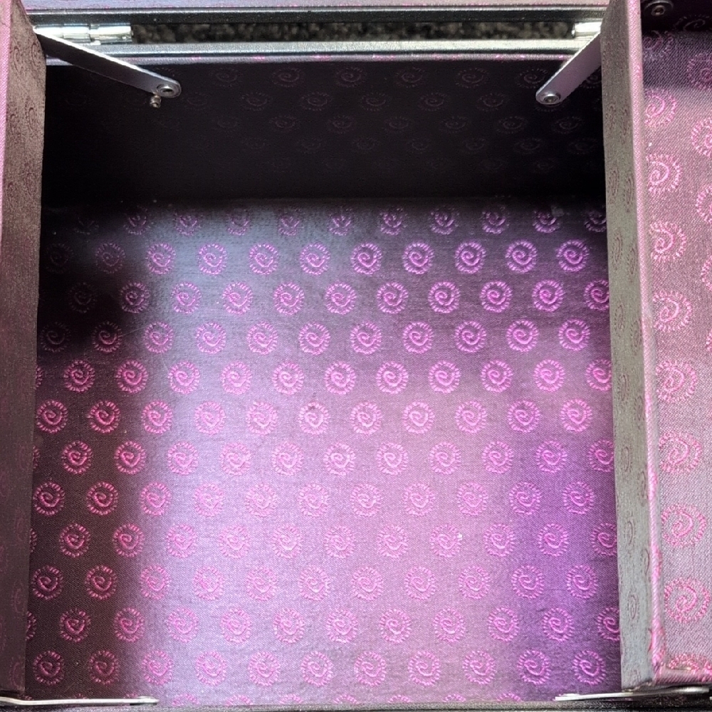 Caboodles Black Makeup Train Case with Silver Hardware - Picture 7 of 12